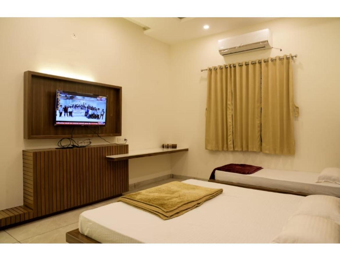 Hotel Govindam, Ujjain Exterior photo